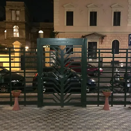 Flower Guest house 3*