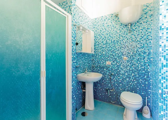 Flower 招待所 罗马