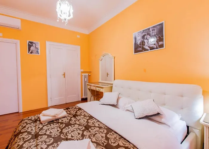 Flower 招待所 罗马