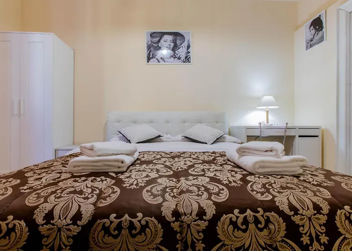 Flower 招待所 罗马